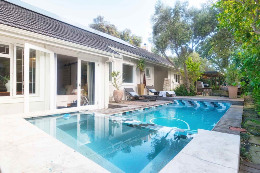 6 Bedroom Property for Sale in Northcliff Western Cape